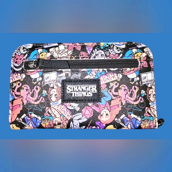 Stranger Things mini backpack with matching wallet - Picture 2 of 6